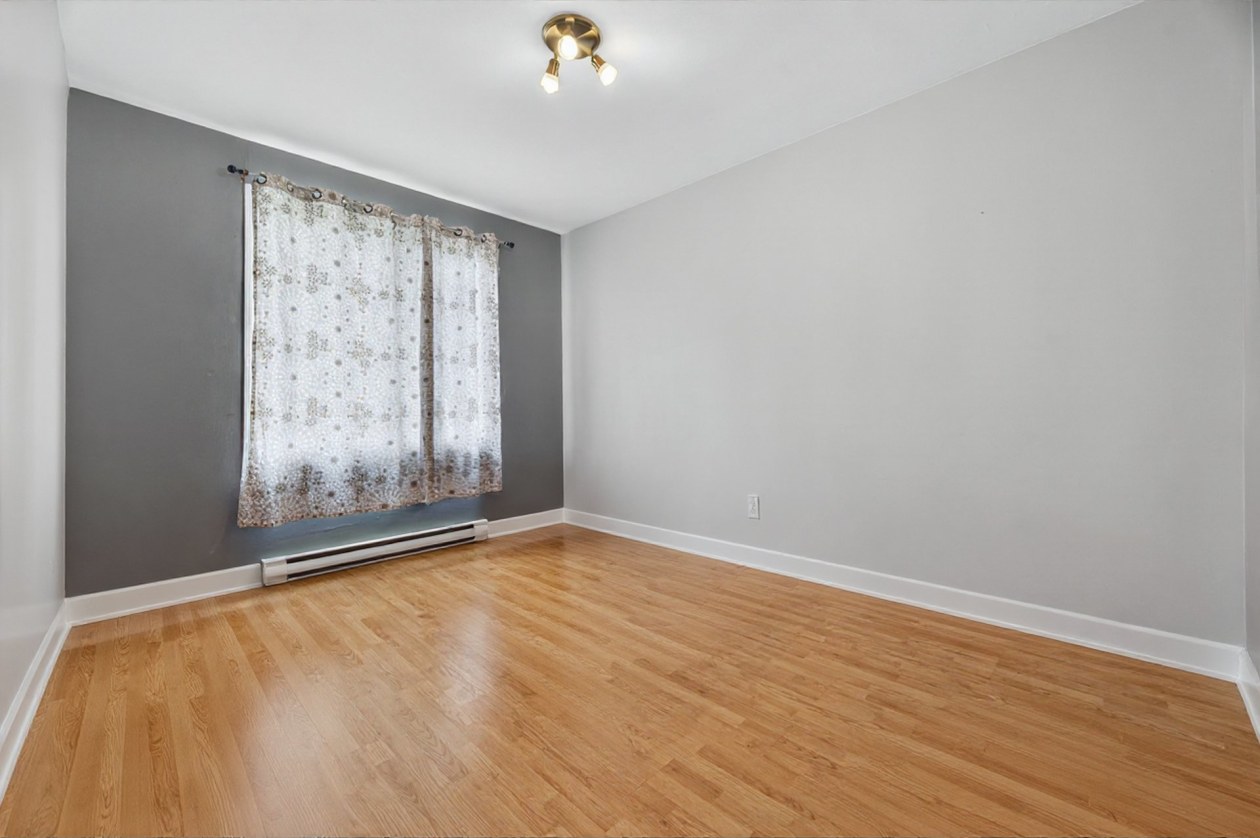 Chambre à coucher — 1565, Rue des Oblats, Mont-Joli, G5H2N8, Mont-Joli