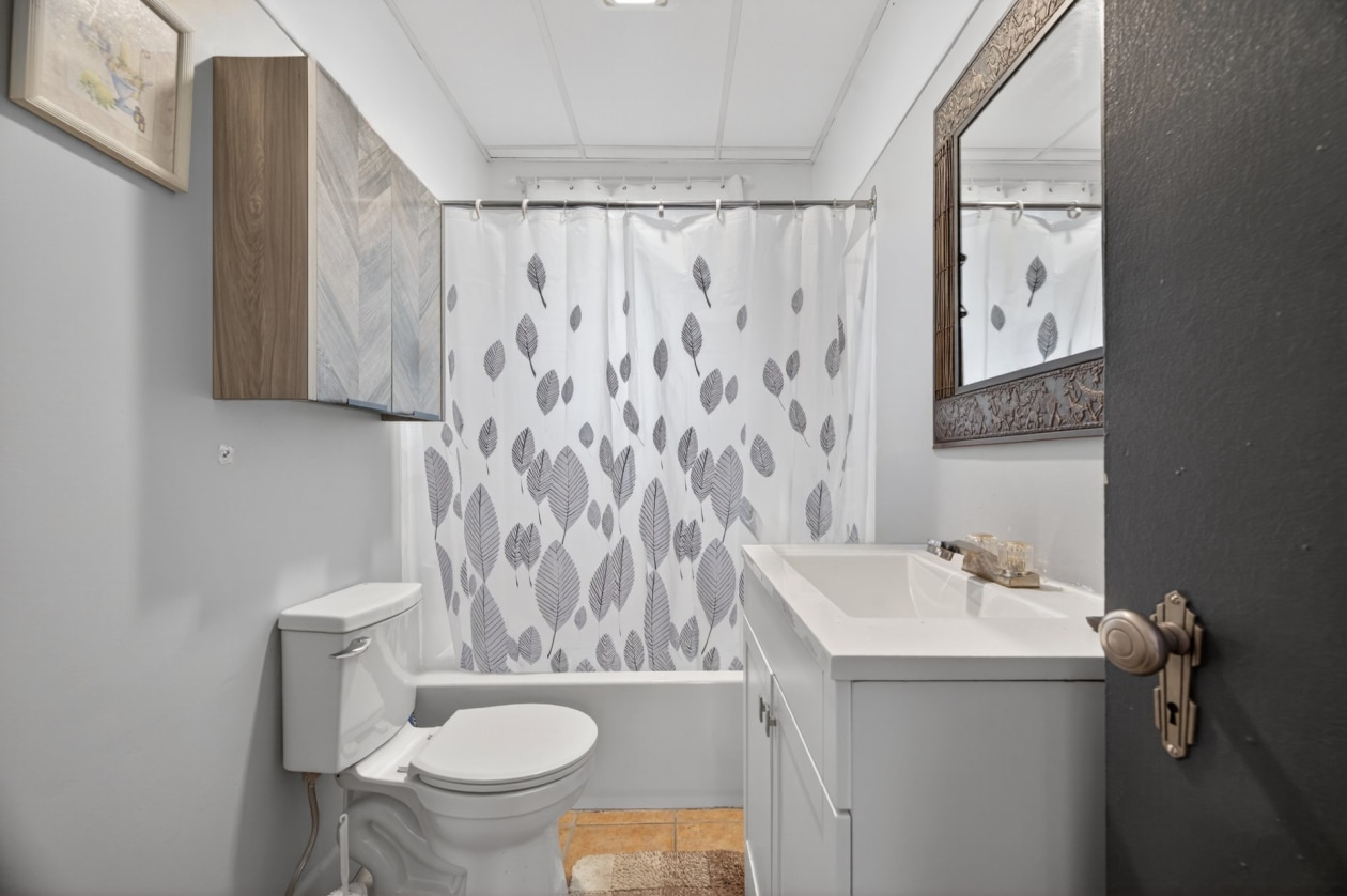 Salle de bains — 1565, Rue des Oblats, Mont-Joli, G5H2N8, Mont-Joli