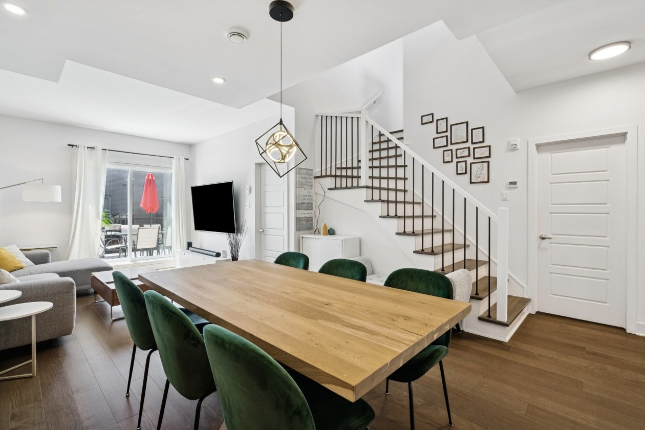 Salle à manger — 385, Av. Skaniatarati, 302, Montréal (Lachine), H8S0A1, Montréal (Lachine)