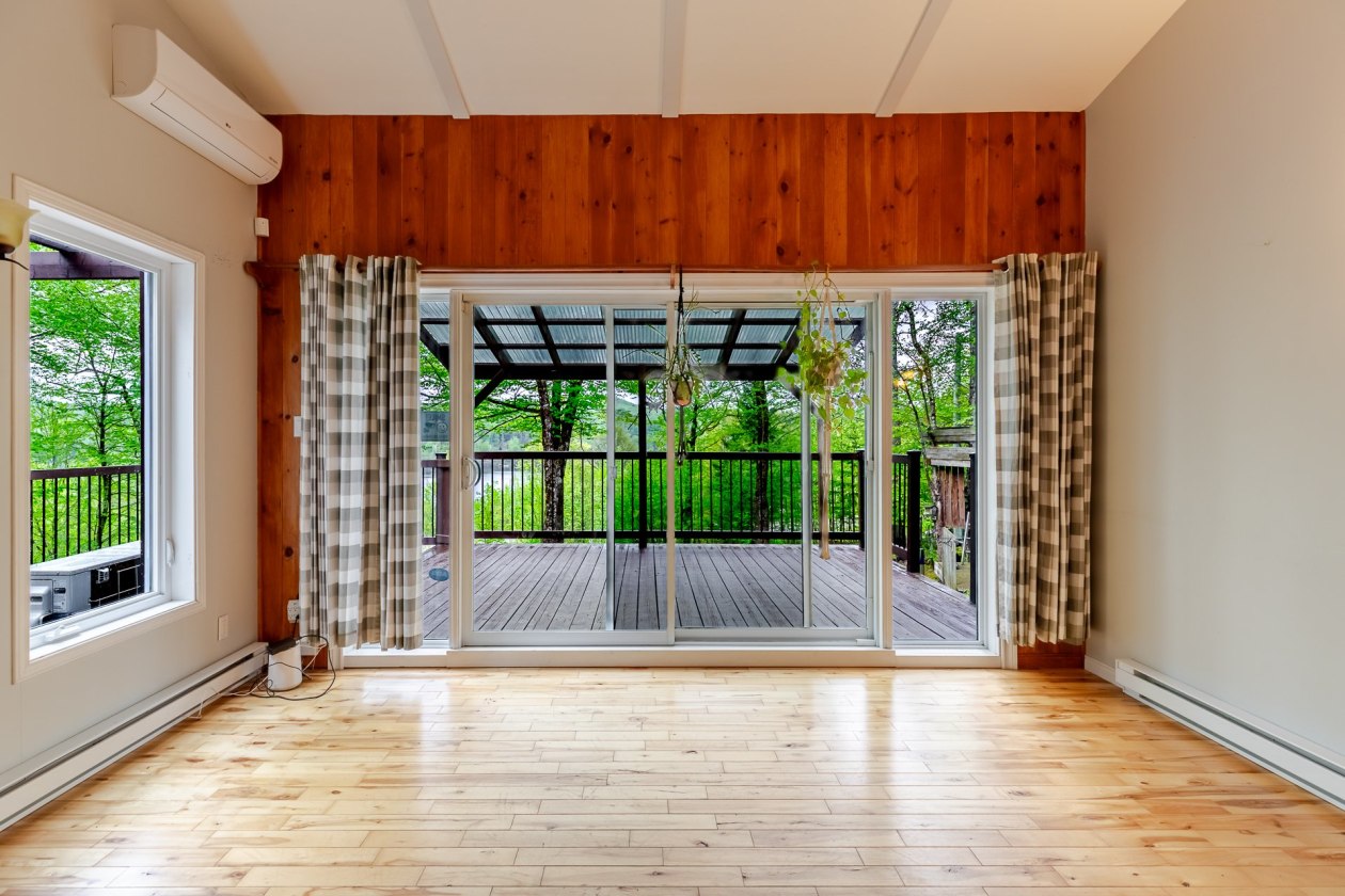 Salle à manger — 22190, Ch. du Lac-Blanc, Saint-Ubalde, G0A4L0, Saint-Ubalde