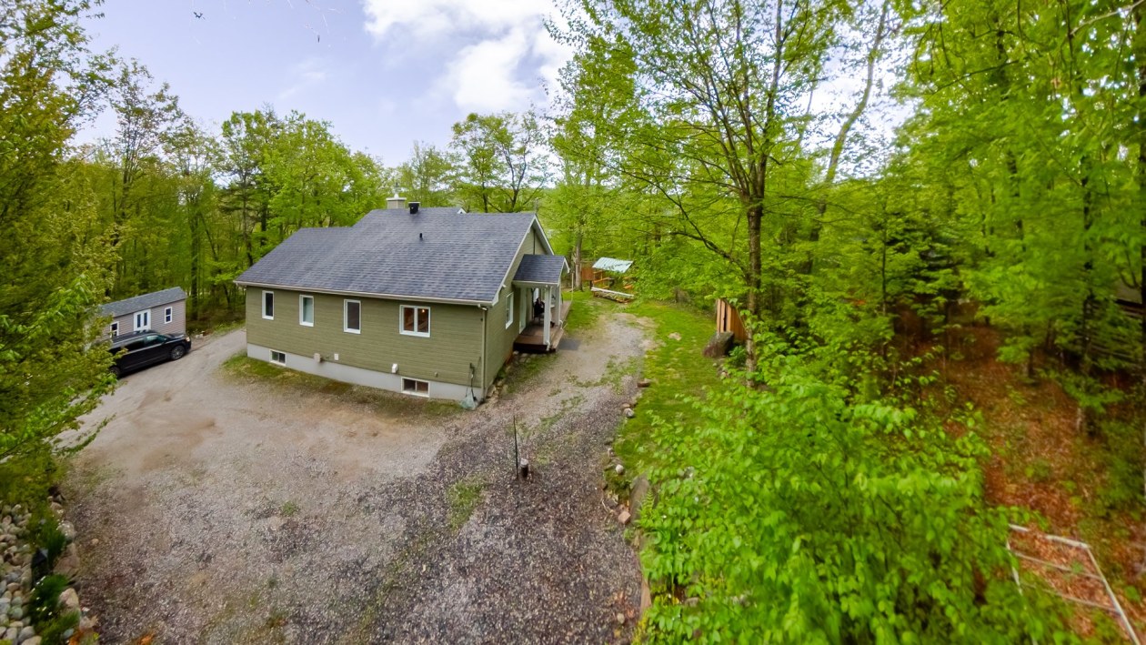 Cour — 22190, Ch. du Lac-Blanc, Saint-Ubalde, G0A4L0, Saint-Ubalde