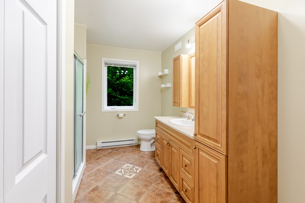 Salle de bains — 22190, Ch. du Lac-Blanc, Saint-Ubalde, G0A4L0, Saint-Ubalde