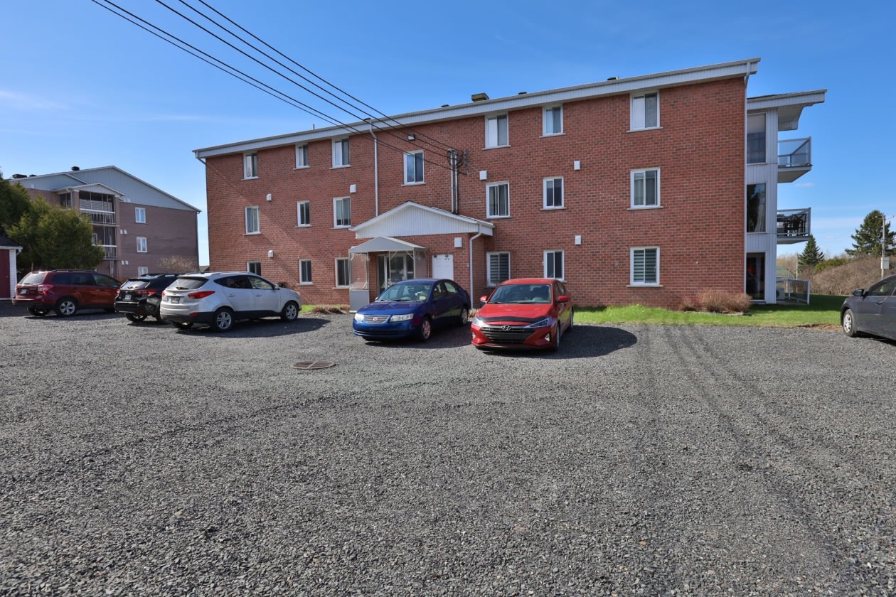 Face arrière — 444 Rue De l'Iris, 8, Granby, J2H 2J6, Granby