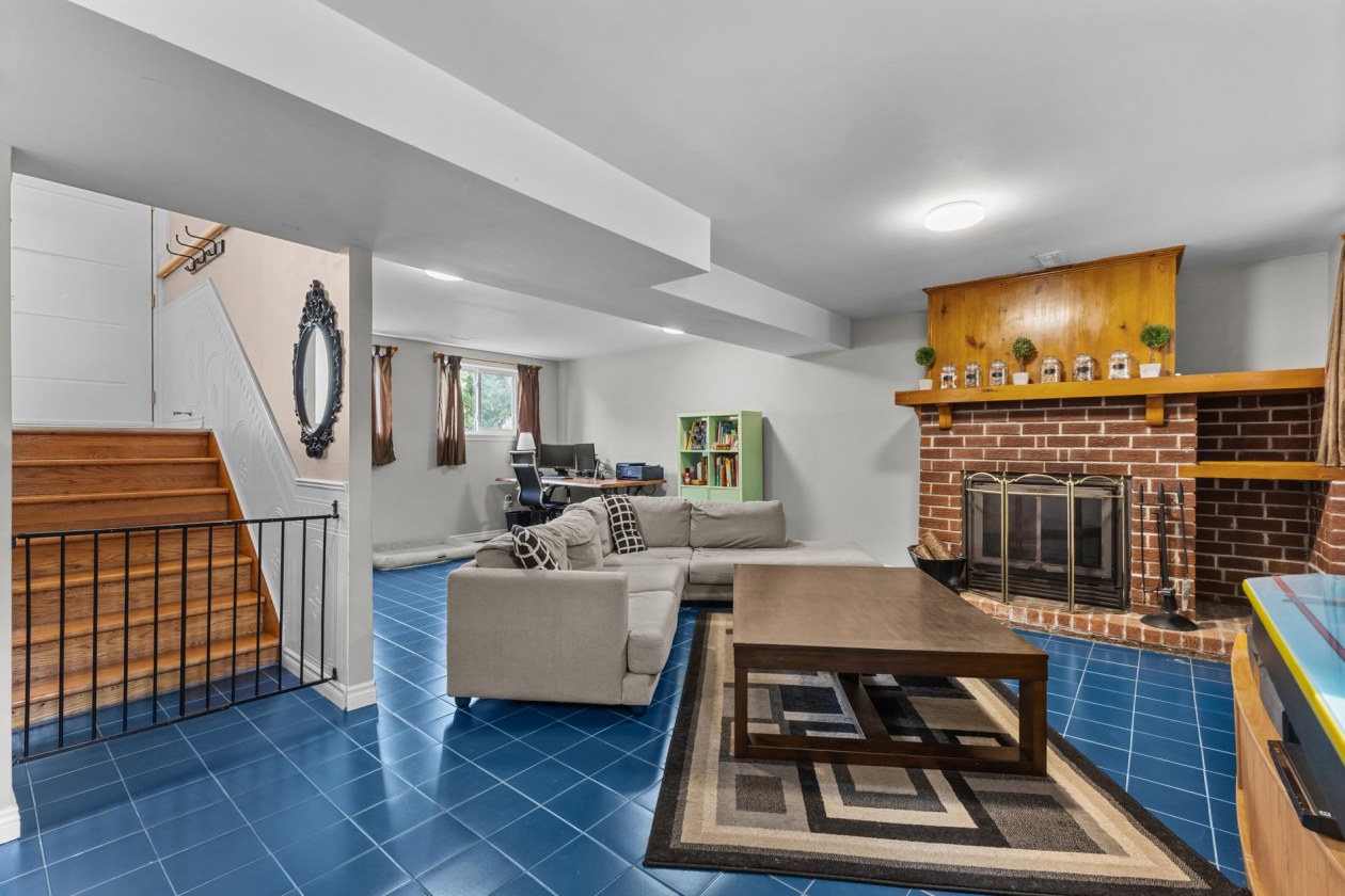 Salle familiale — 950, Rue Desmarchais, Laval (Fabreville), H7R4S9, Laval (Fabreville)