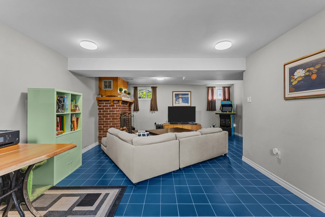 Salle familiale — 950, Rue Desmarchais, Laval (Fabreville), H7R4S9, Laval (Fabreville)