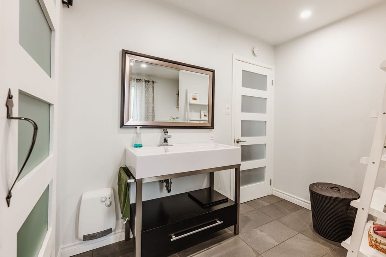 Salle de bains — 1390, Rue Jobin, Alma, G8B6S7, Alma