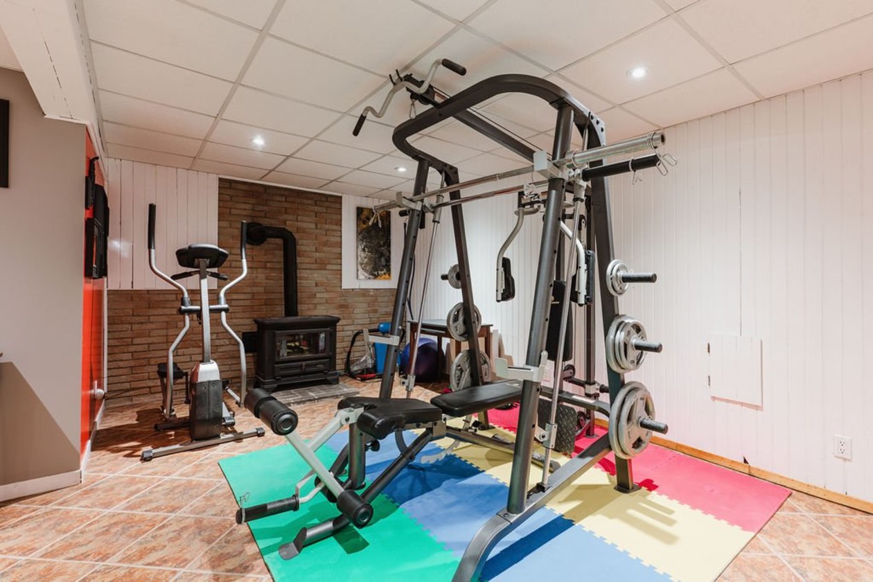 Salle familiale — 1390, Rue Jobin, Alma, G8B6S7, Alma