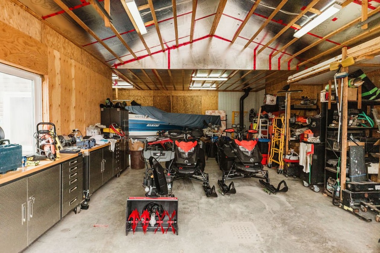 Garage — 1390, Rue Jobin, Alma, G8B6S7, Alma