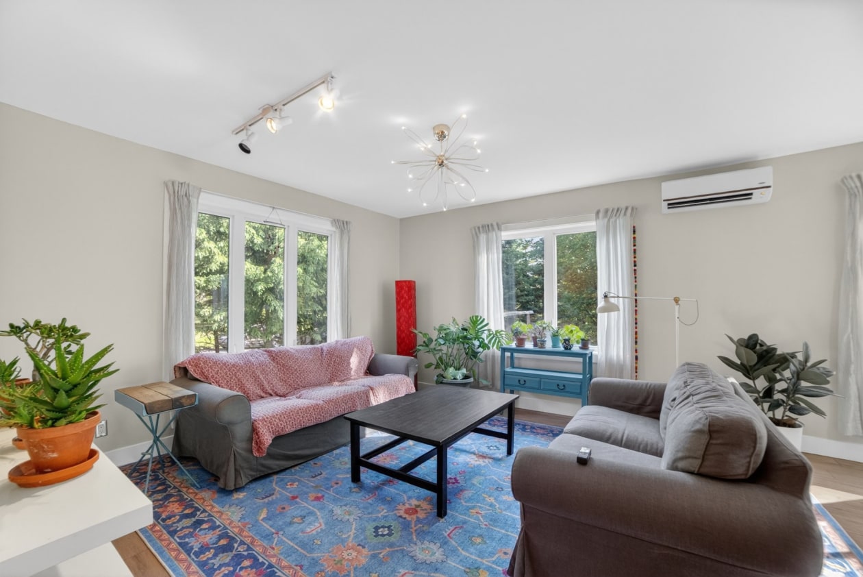 Salon — 25, Ch. Laprise, Hatley - Canton, J0B2C0, Hatley - Canton