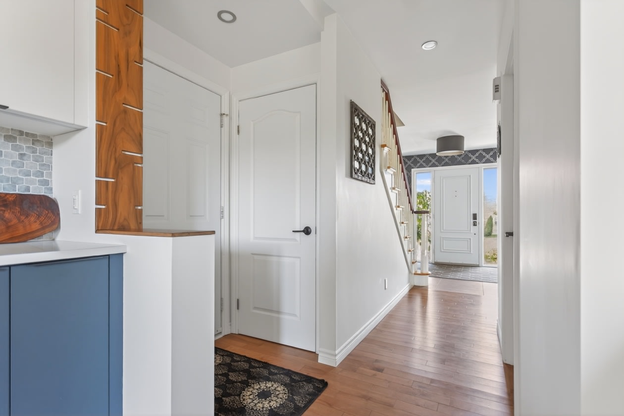 Corridor — 6 Rue Martel, Kingsey Falls, J0A 1B0, Kingsey Falls