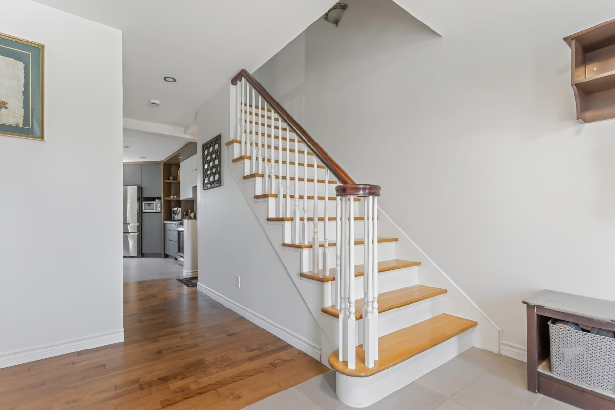 Escalier — 6 Rue Martel, Kingsey Falls, J0A 1B0, Kingsey Falls