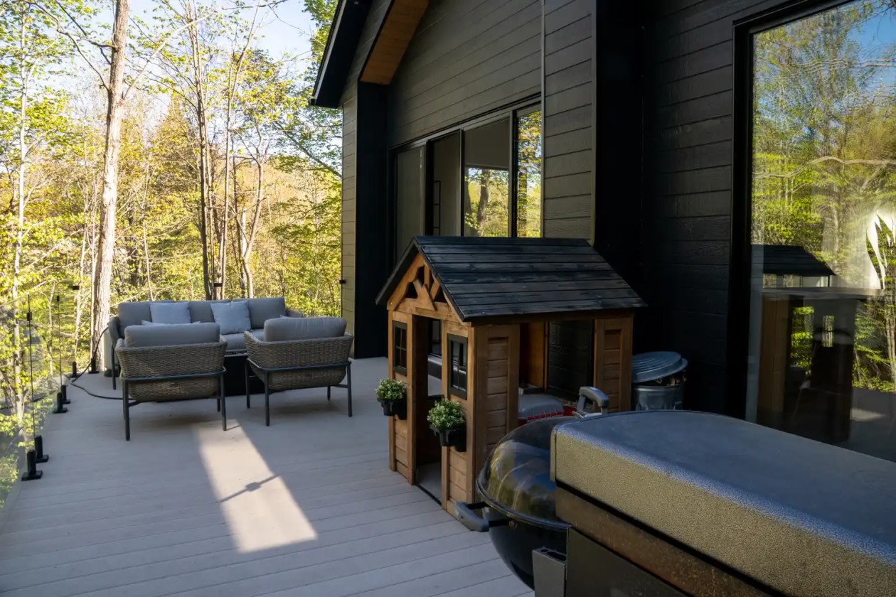 Terrasse — 39 Chem. des Bouleaux, Sainte-Anne-des-Lacs, J0R 1B0, Sainte-Anne-des-Lacs