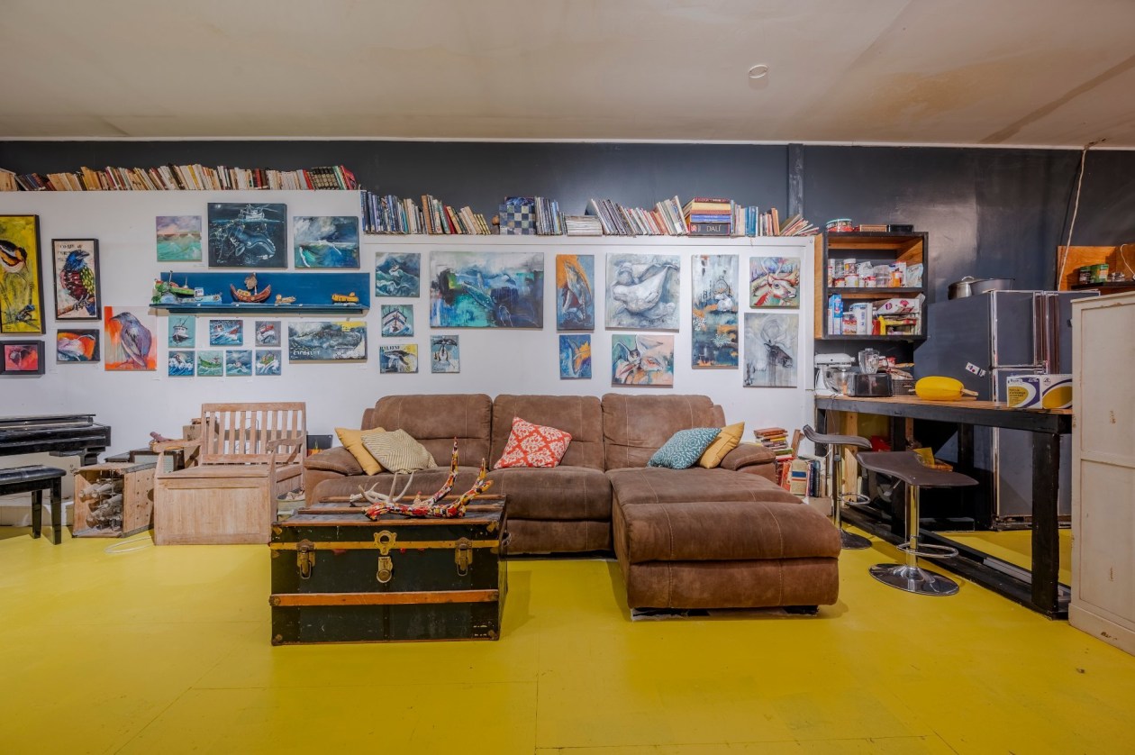 Salon — 109, 3e Rue, Saint-Fabien, G0L2Z0, Saint-Fabien