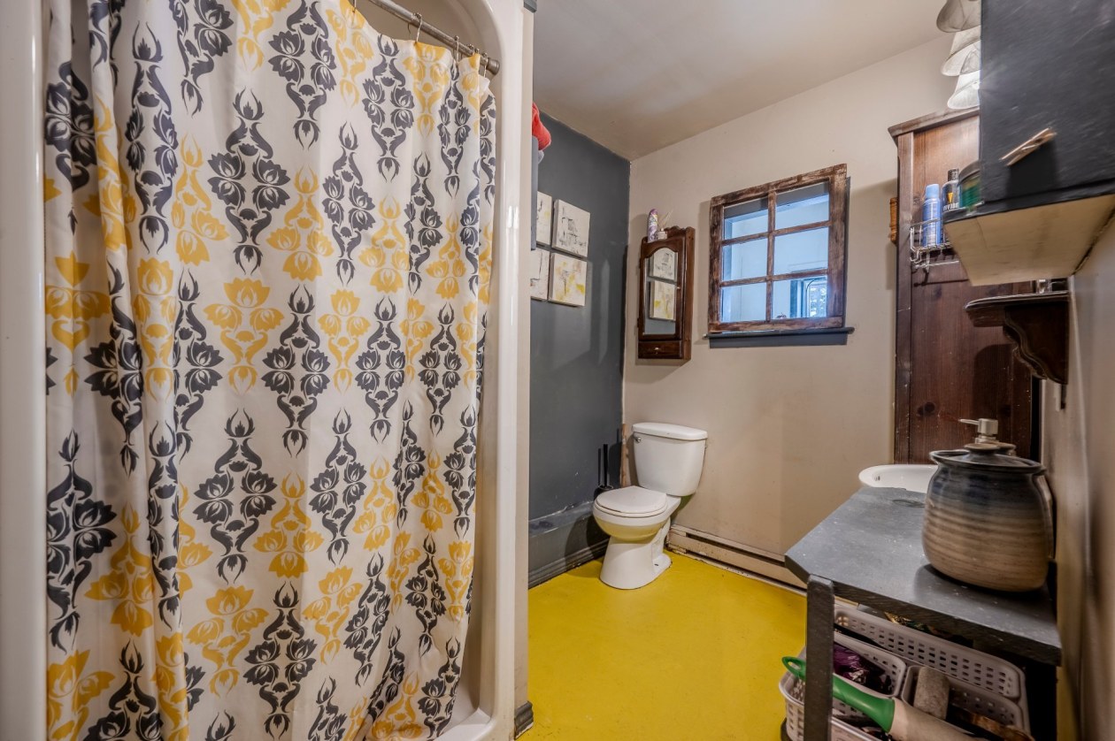 Salle de bains — 109, 3e Rue, Saint-Fabien, G0L2Z0, Saint-Fabien