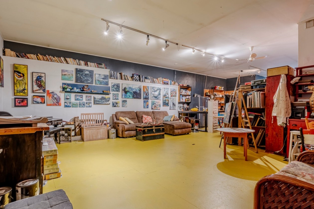Salon — 109, 3e Rue, Saint-Fabien, G0L2Z0, Saint-Fabien