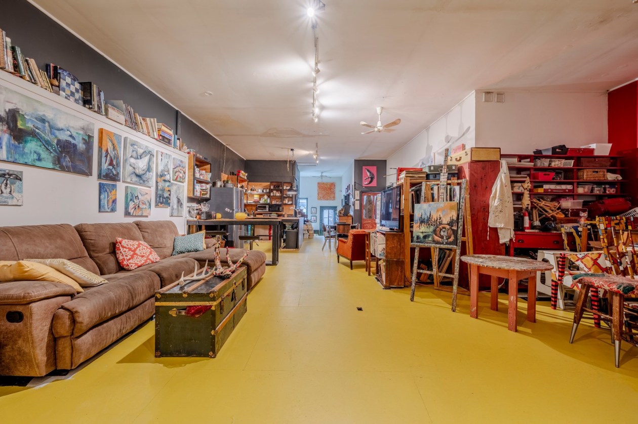 Salon — 109, 3e Rue, Saint-Fabien, G0L2Z0, Saint-Fabien