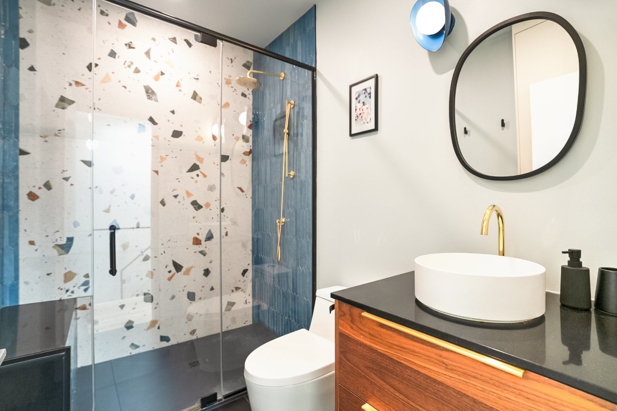 Salle de bains — 3899, Av. Henri-Julien, Montréal (Le Plateau-Mont-Royal), H2W2K1, Montréal (Le Plateau-Mont-Royal)