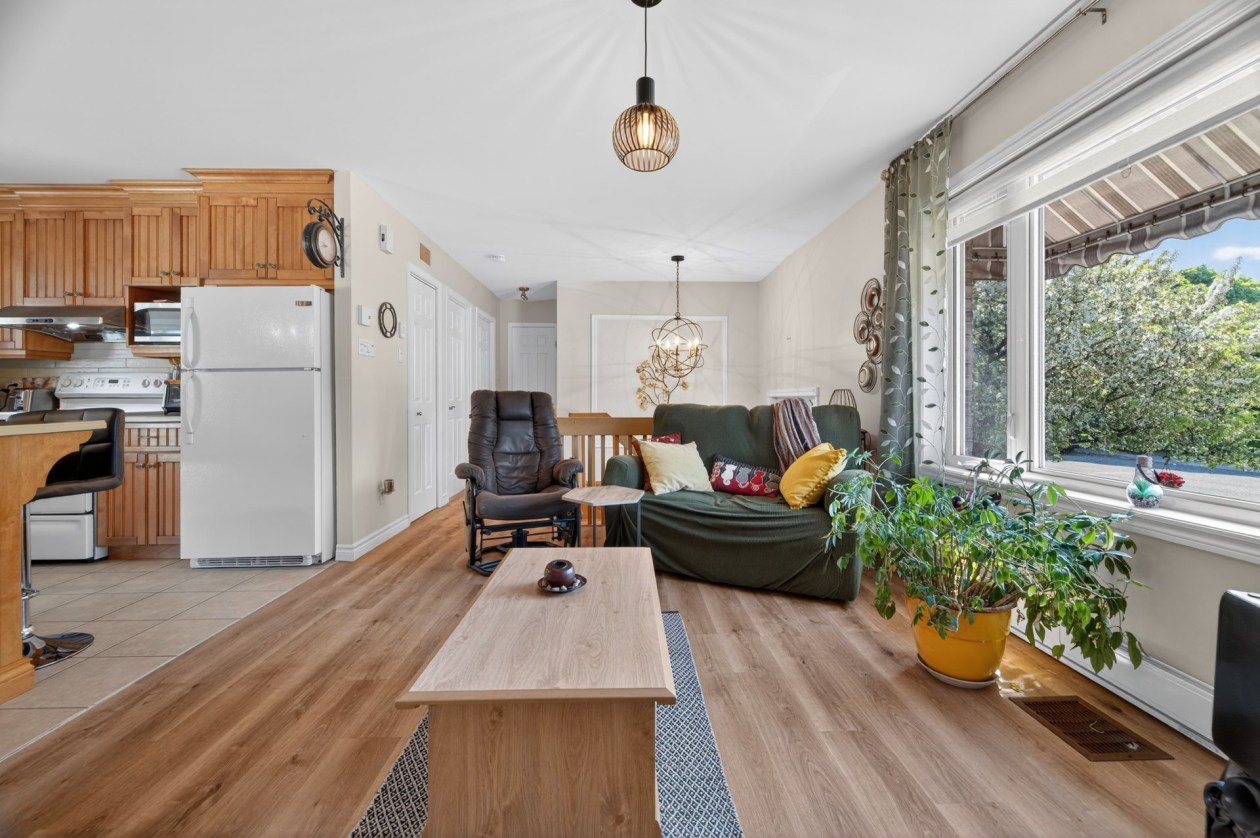 Salon — 510, Rue du Marquis-De-Vaudreuil, Rimouski, G5N1B3, Rimouski