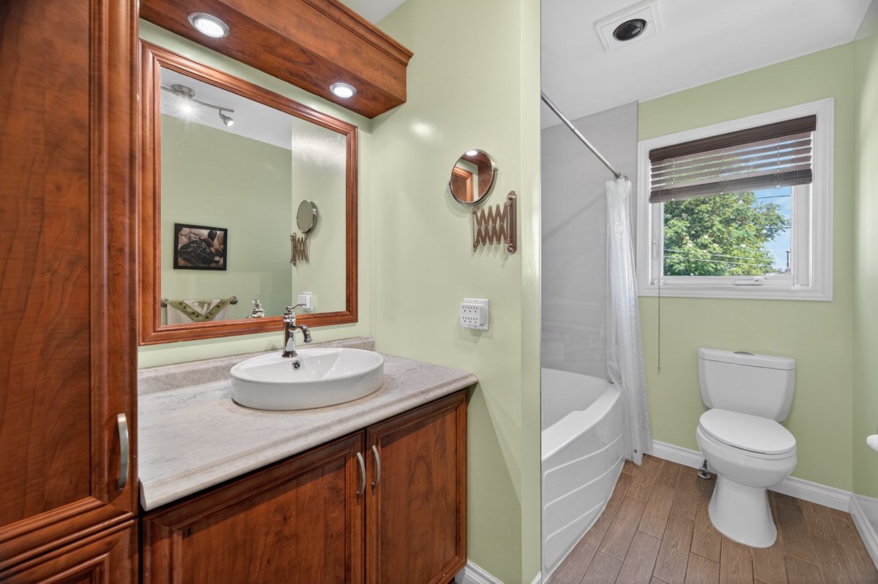 Salle de bains — 510, Rue du Marquis-De-Vaudreuil, Rimouski, G5N1B3, Rimouski