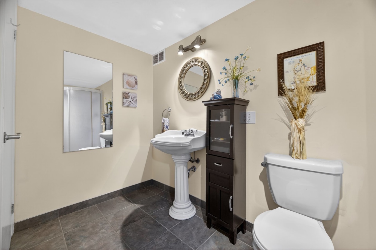 Salle de bains — 510, Rue du Marquis-De-Vaudreuil, Rimouski, G5N1B3, Rimouski