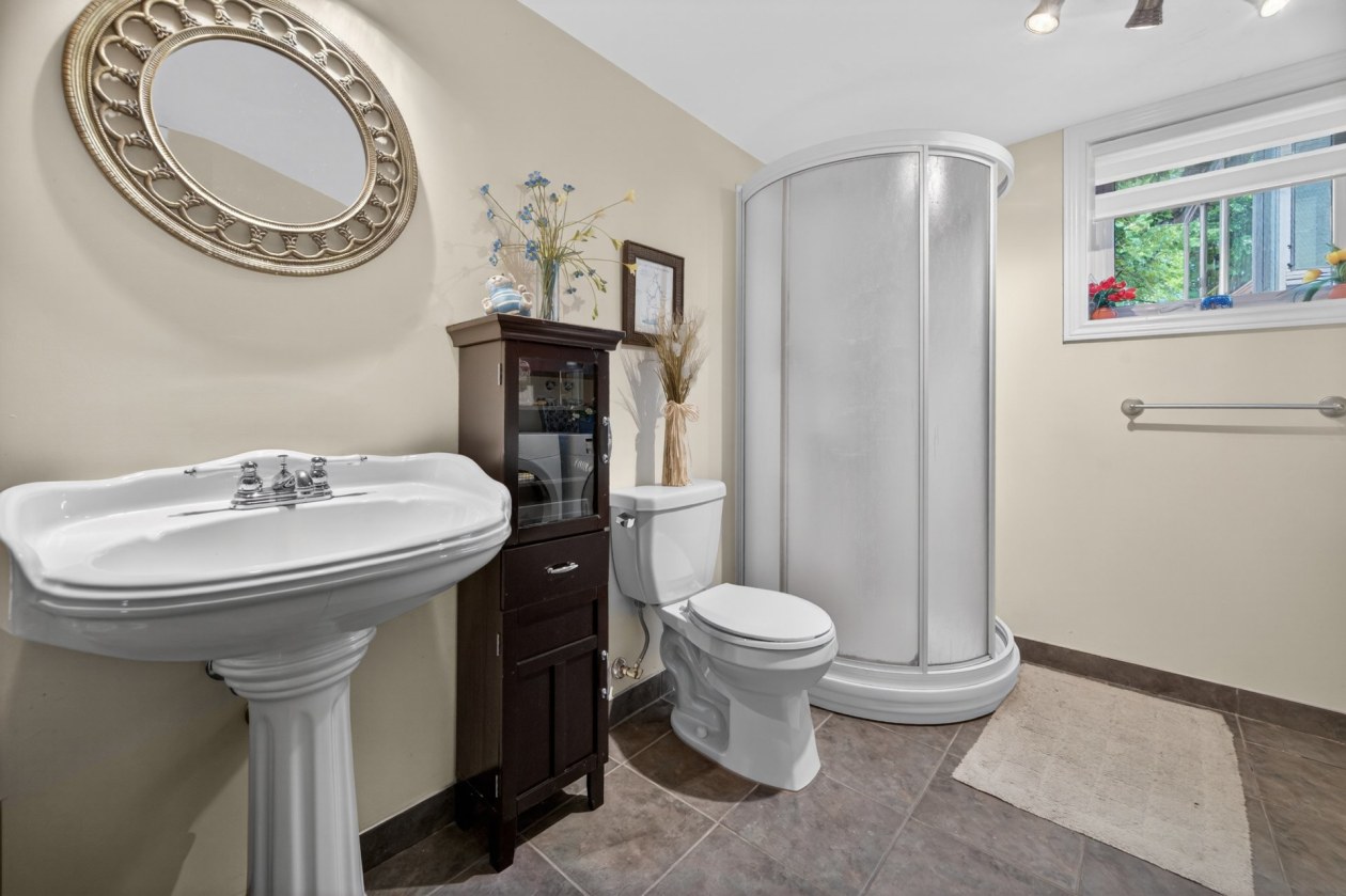 Salle de bains — 510, Rue du Marquis-De-Vaudreuil, Rimouski, G5N1B3, Rimouski