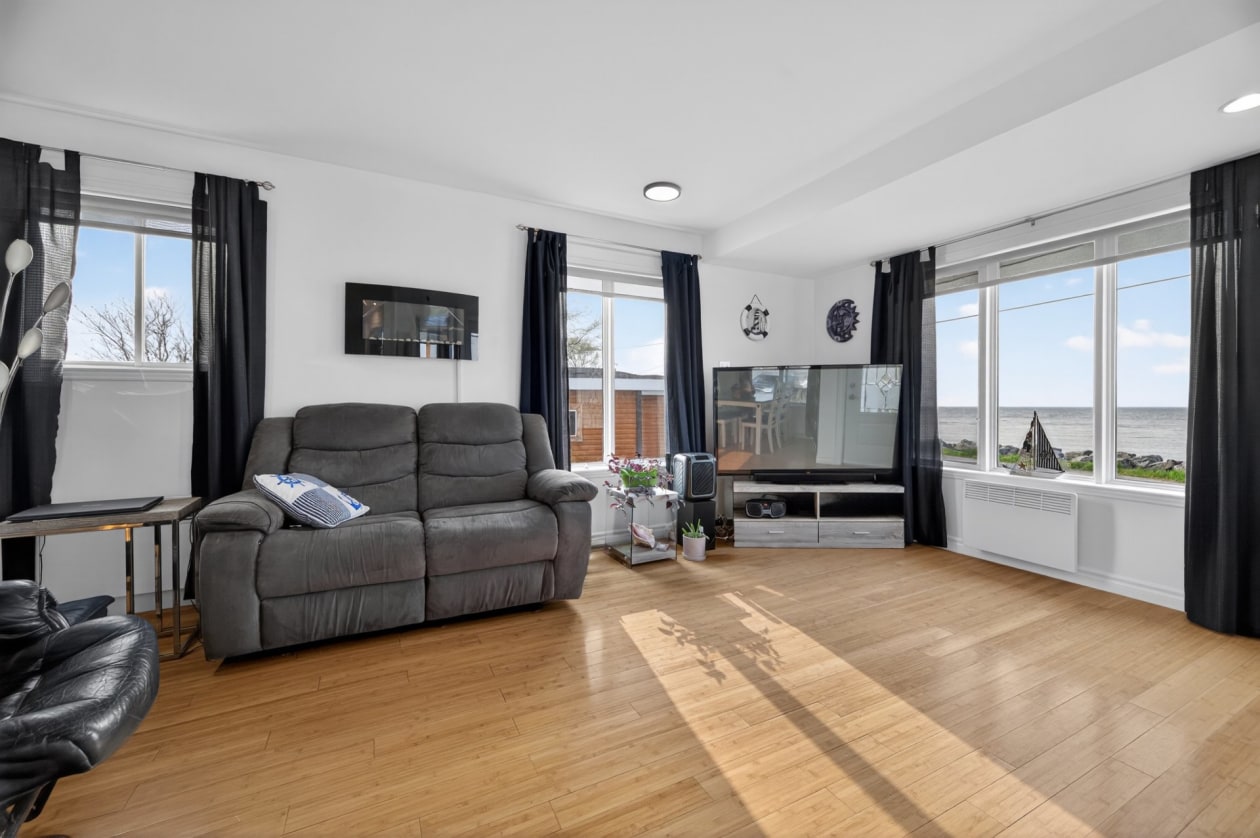 Salon — 1629, Rue du Phare, Rimouski, G5M1Y5, Rimouski