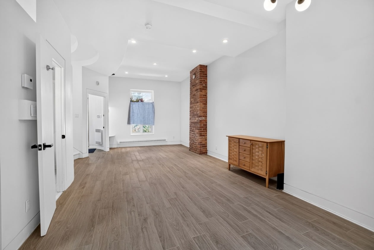 Photo 2 — 3641 Rue Saint-Dominique, Montréal, H2X 2X8, Montréal