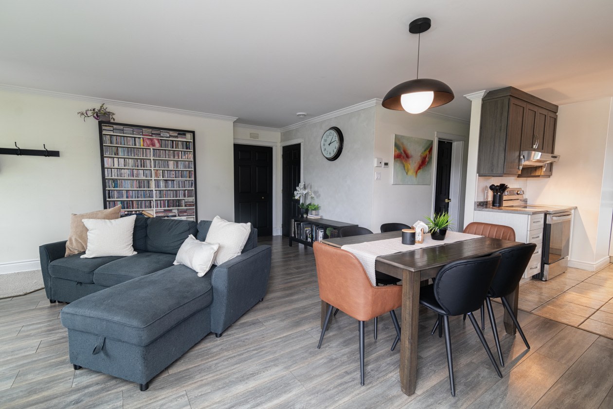 Salon — 4100 Imp De l'Anse, 4100, Saint-Hyacinthe, J2R 2J4, Saint-Hyacinthe
