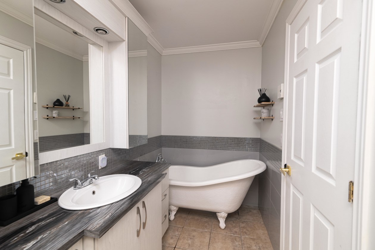 Salle de bains — 4100 Imp De l'Anse, 4100, Saint-Hyacinthe, J2R 2J4, Saint-Hyacinthe