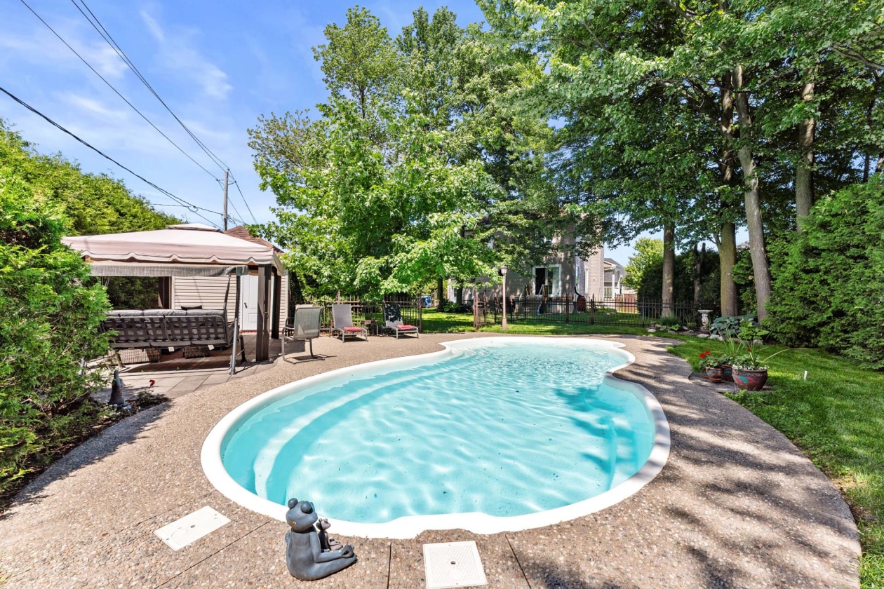 Piscine — 2000, Rue de l'Épervier, Terrebonne (La Plaine), J7M2E5, Terrebonne (La Plaine)