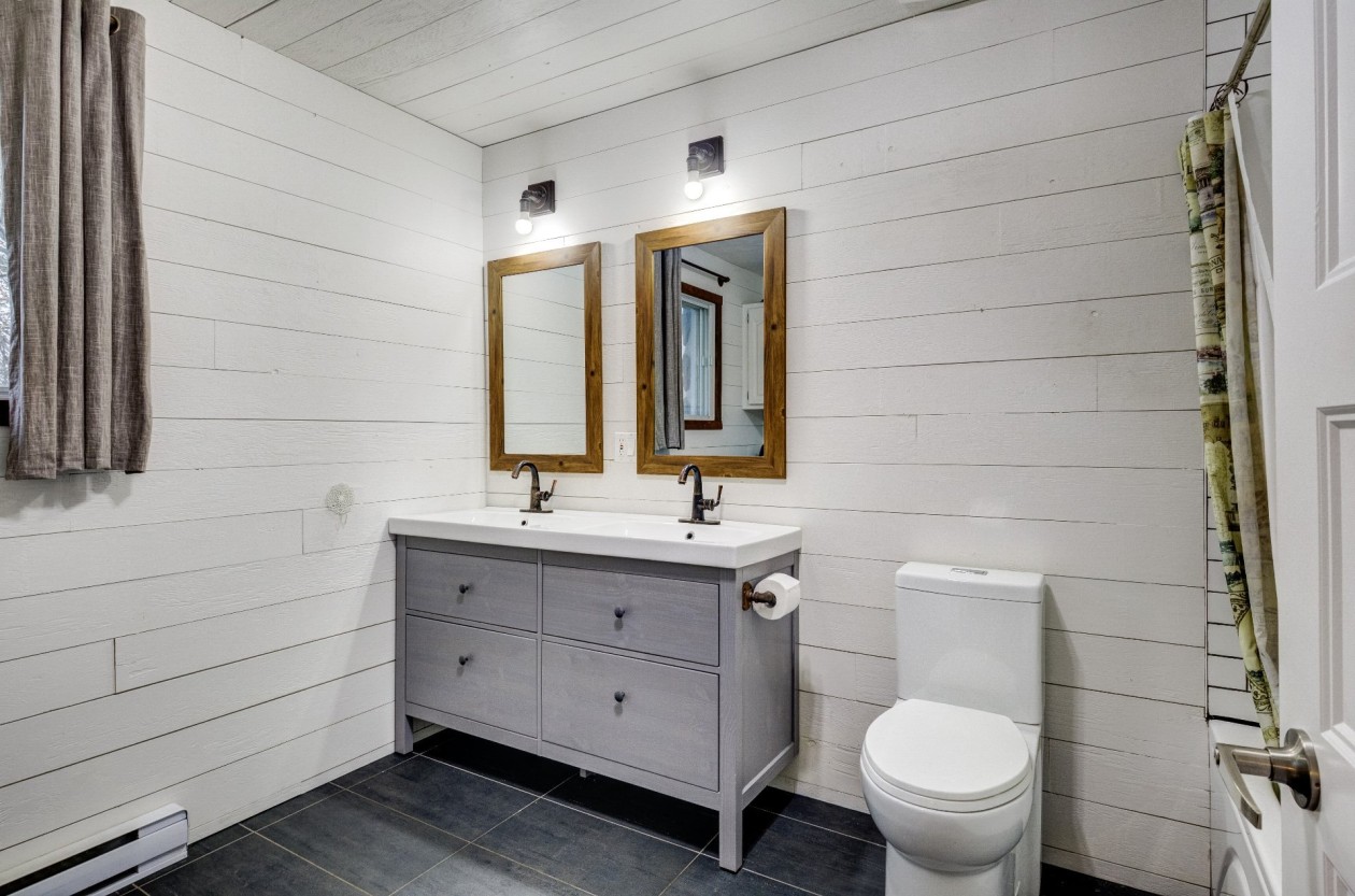 Salle de bains — 596, Rue Hamel, Magog, J1X4P5, Magog