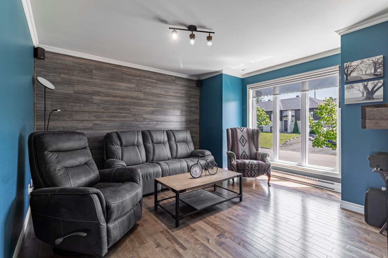 Salon — 313, Rue Madeleine-Gleason, Rimouski, G5M0V3, Rimouski