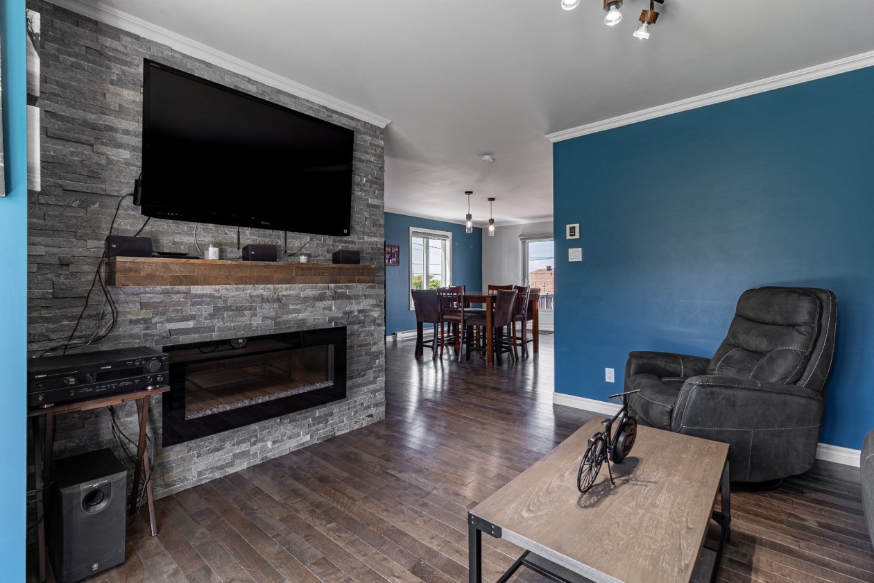 Salon — 313, Rue Madeleine-Gleason, Rimouski, G5M0V3, Rimouski