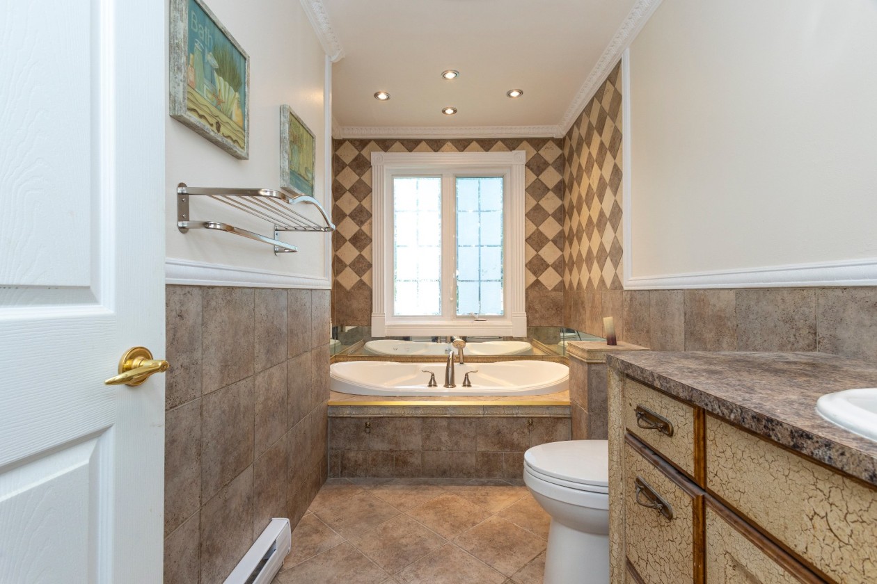 Salle de bains — 336, Av. Brahms, Châteauguay, J6K4H1, Châteauguay
