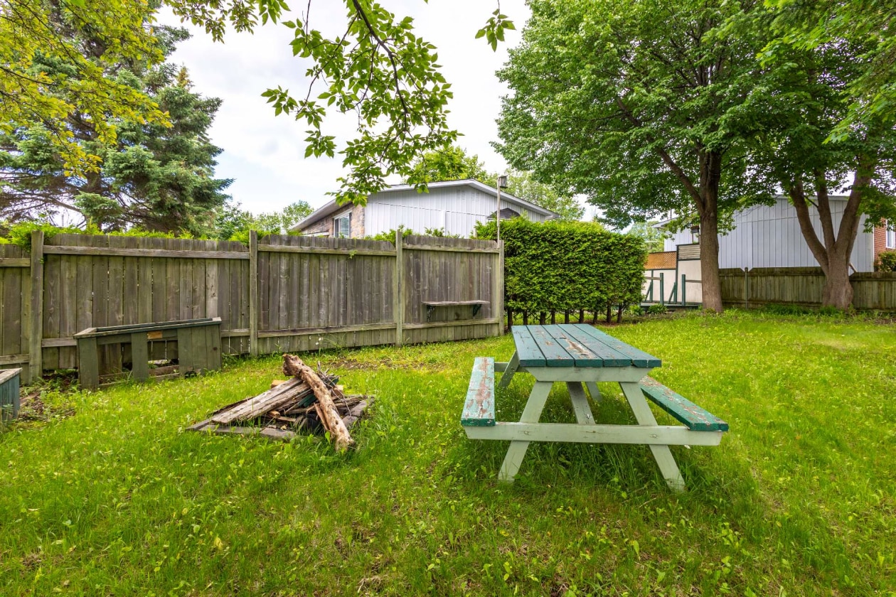 Cour — 336, Av. Brahms, Châteauguay, J6K4H1, Châteauguay