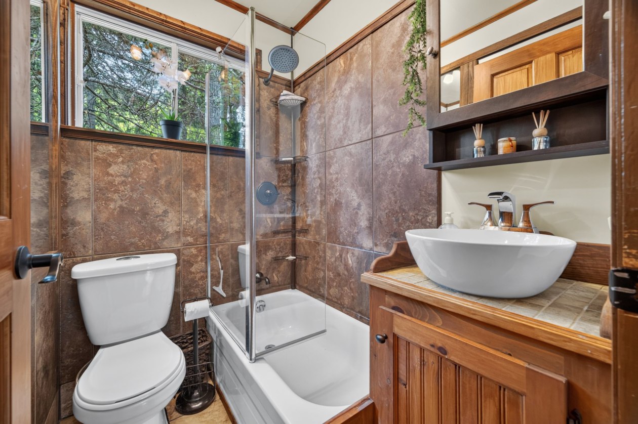 Salle de bains — 104, Rue du Repos, Saint-Gabriel-de-Rimouski, G0K1M0, Saint-Gabriel-de-Rimouski