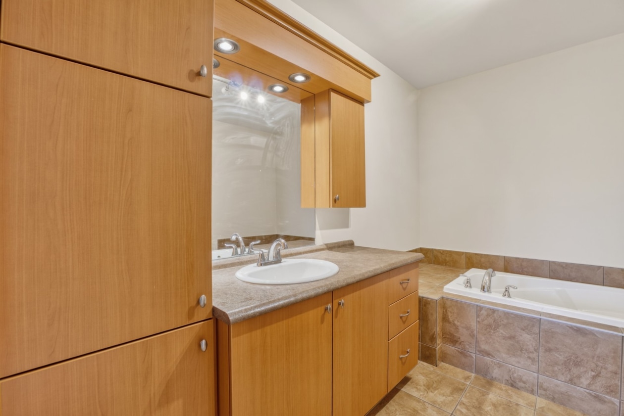 Salle de bains — 3490, Rue Thérèse-Casgrain, 805, Sherbrooke (Les Nations), J1L3C8, Sherbrooke (Les Nations)