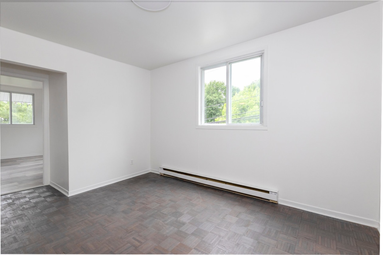 Salon — 72A, Rue Gilmour, Châteauguay, J6J1K7, Châteauguay