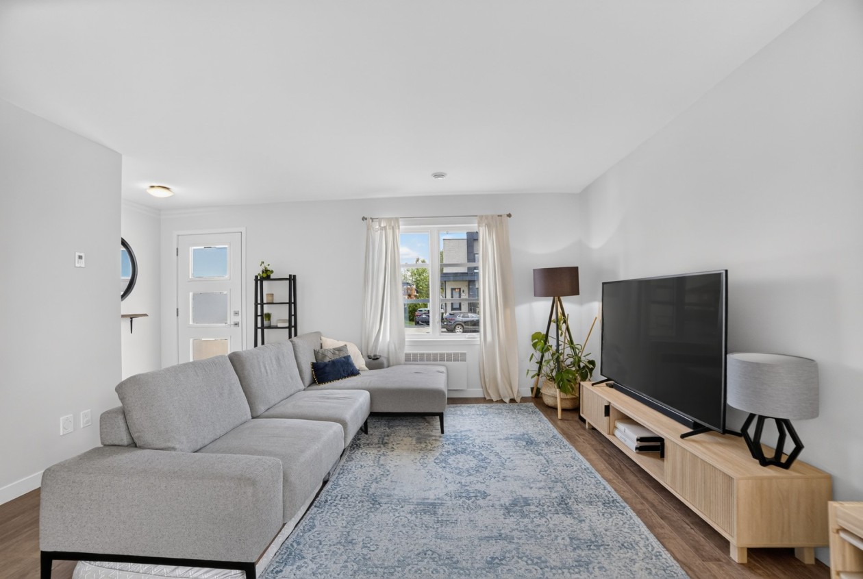 Salon — 1632, Rue Matisse, Sherbrooke (Brompton/Rock Forest/Saint-Élie/Deauville), J1N1B9, Sherbrooke (Brompton/Rock Forest/Saint-Élie/Deauville)