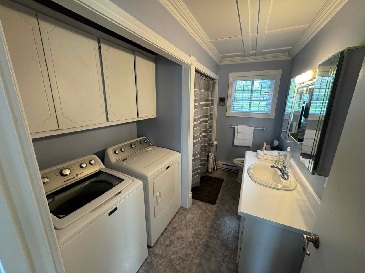 Salle de bains — 2249, Route 132 E., Rimouski, G0L1B0, Rimouski