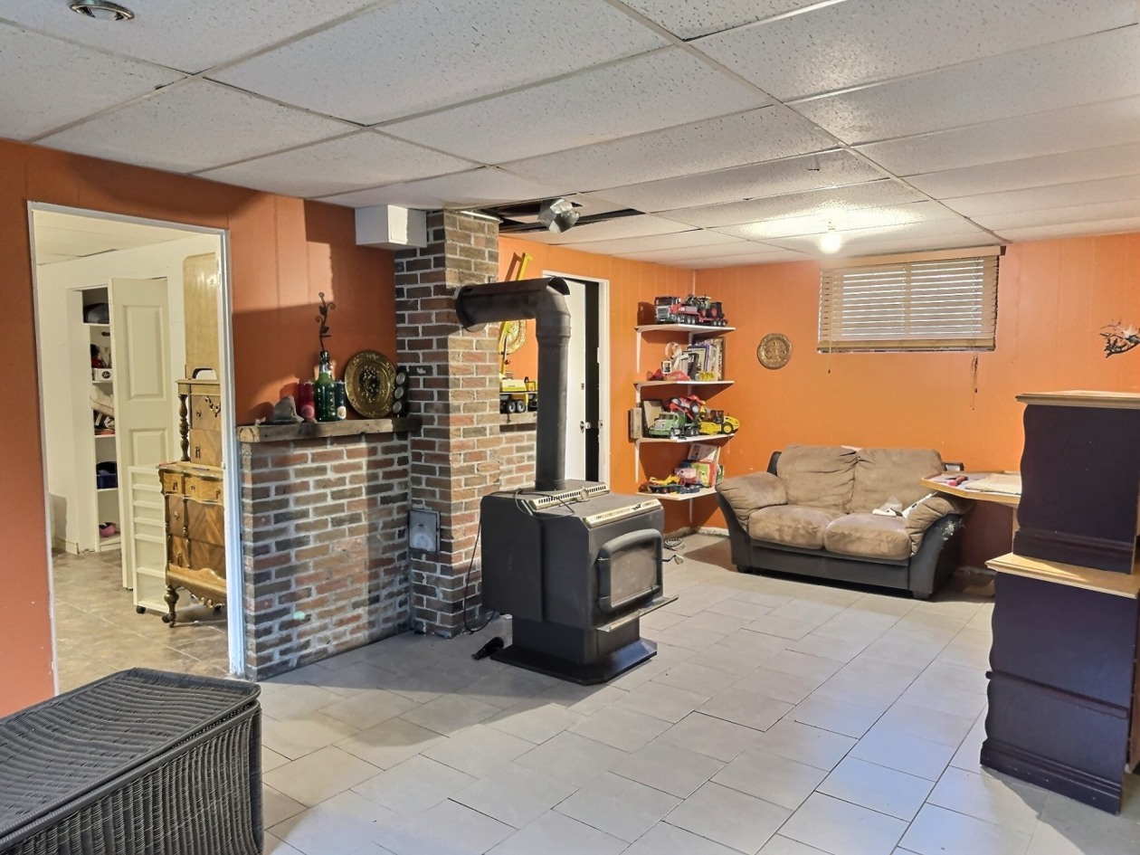 Salle familiale — 6088, Ch. St-André, Saguenay (Jonquière), G7X7V4, Saguenay (Jonquière)