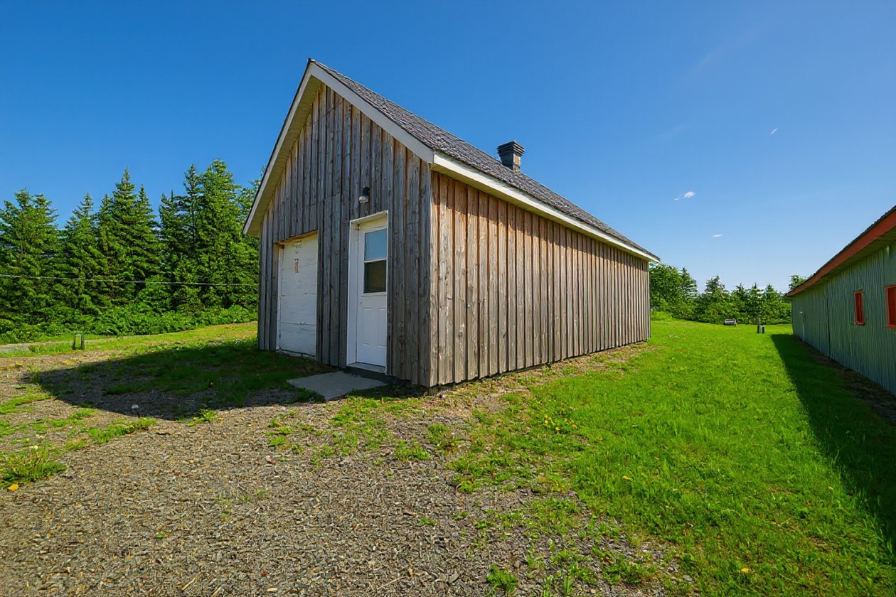 Garage — 224, 4e Rang O., Saint-Anaclet-de-Lessard, G0K1H0, Saint-Anaclet-de-Lessard
