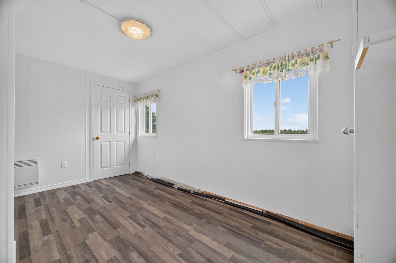 Chambre à coucher — 220, 4e Rang O., Saint-Anaclet-de-Lessard, G0K1H0, Saint-Anaclet-de-Lessard