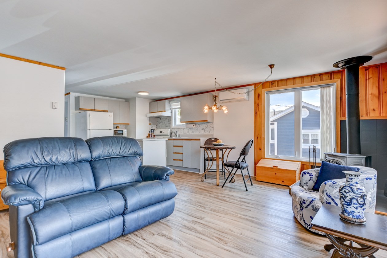 Photo 2 — 228 Chem. des Habitations-des-Monts, Saint-Sauveur, J0R 1R3, Saint-Sauveur
