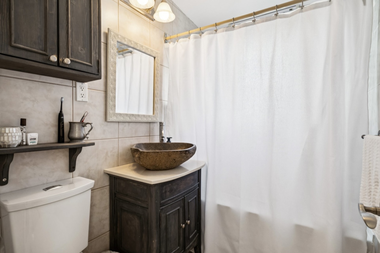 Salle de bains — 13, Place des Hirondelles, Laval (Duvernay), H7A2X4, Laval (Duvernay)