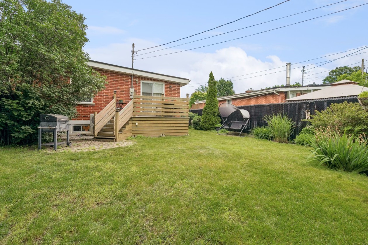 Cour — 13, Place des Hirondelles, Laval (Duvernay), H7A2X4, Laval (Duvernay)