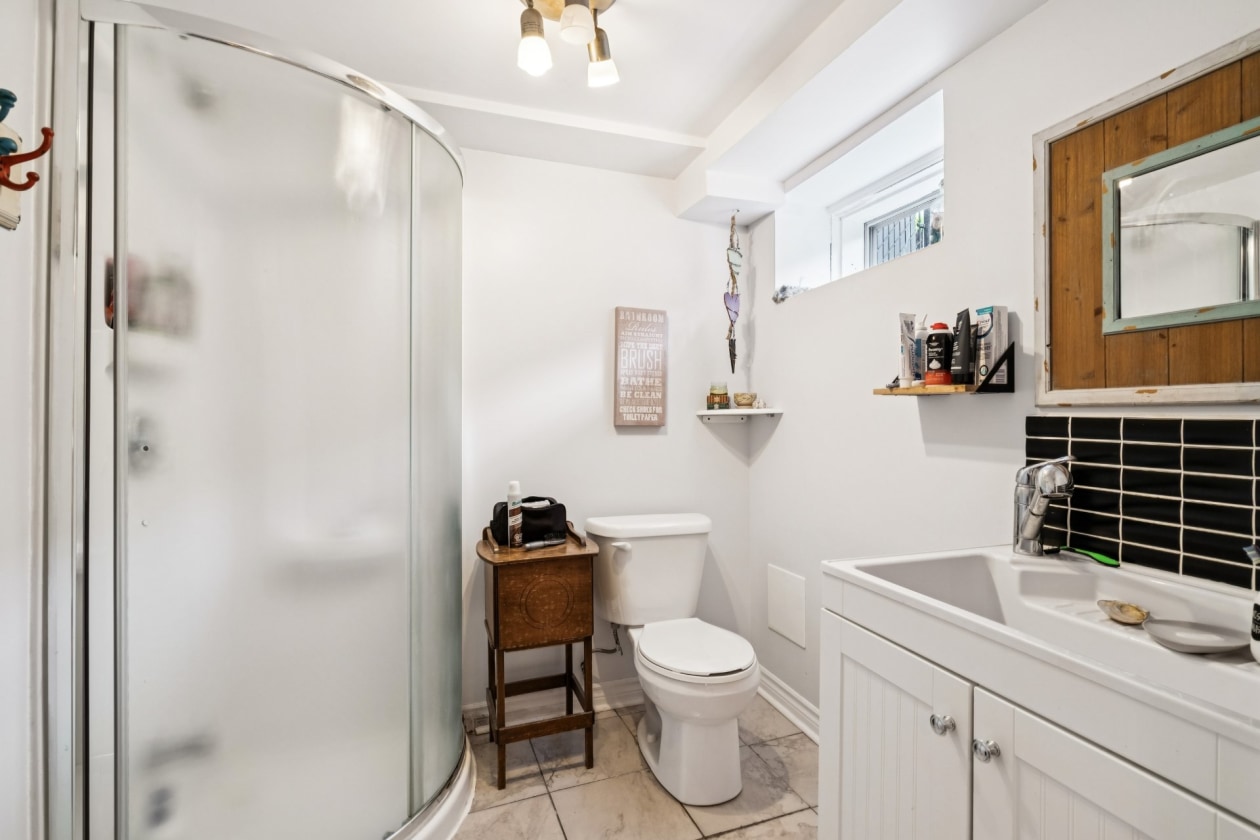 Salle de bains — 13, Place des Hirondelles, Laval (Duvernay), H7A2X4, Laval (Duvernay)