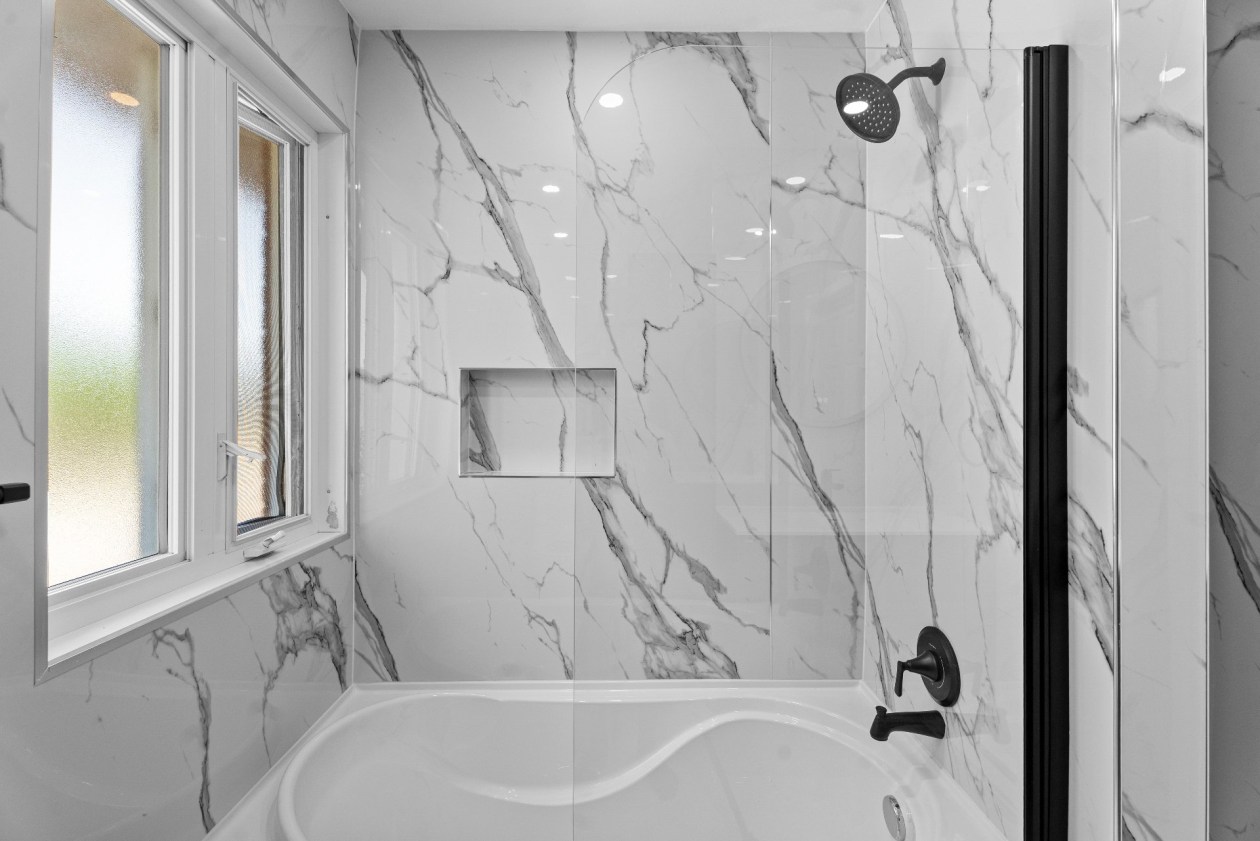 Salle de bains — 555, Tsse de la Beauce, Montréal (LaSalle), H8R2W9, Montréal (LaSalle)