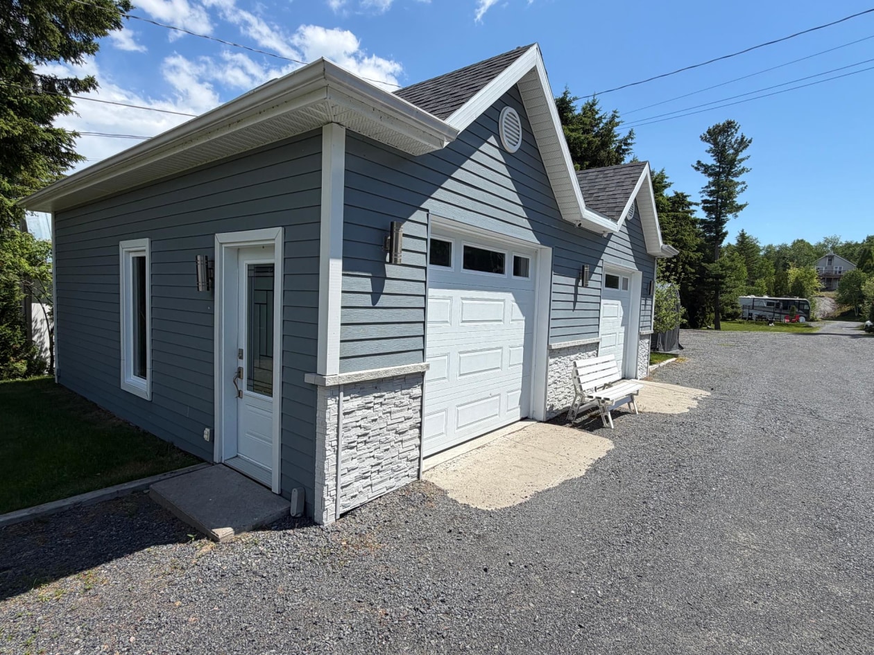 Garage — 220, Ch. du Four-à-Chaux, Alma, G7B5V3, Alma