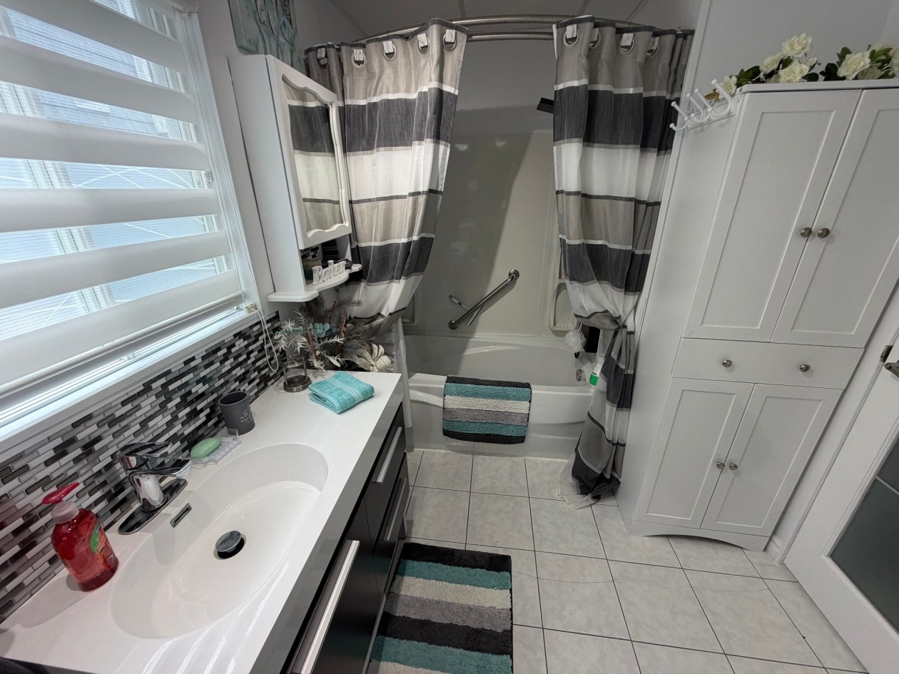 Salle de bains — 220, Ch. du Four-à-Chaux, Alma, G7B5V3, Alma